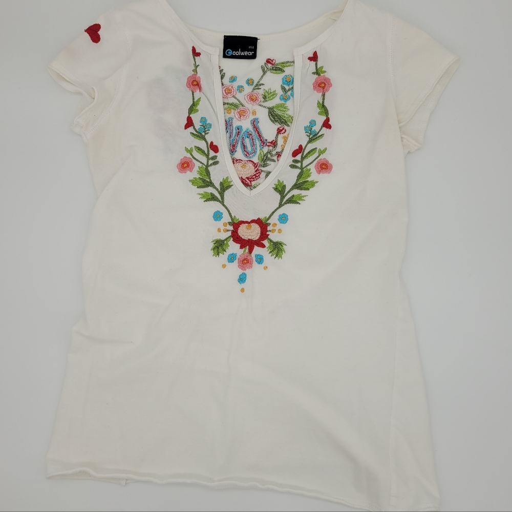Cute white t-shirt